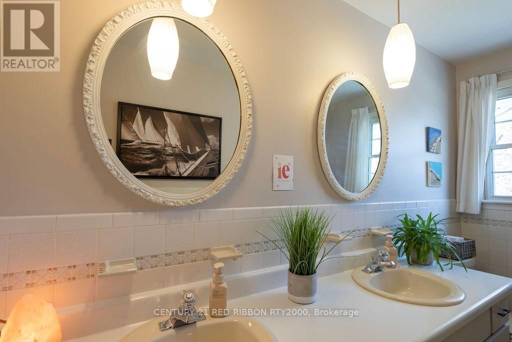 218 RIVERVIEW DRIVE Image 29