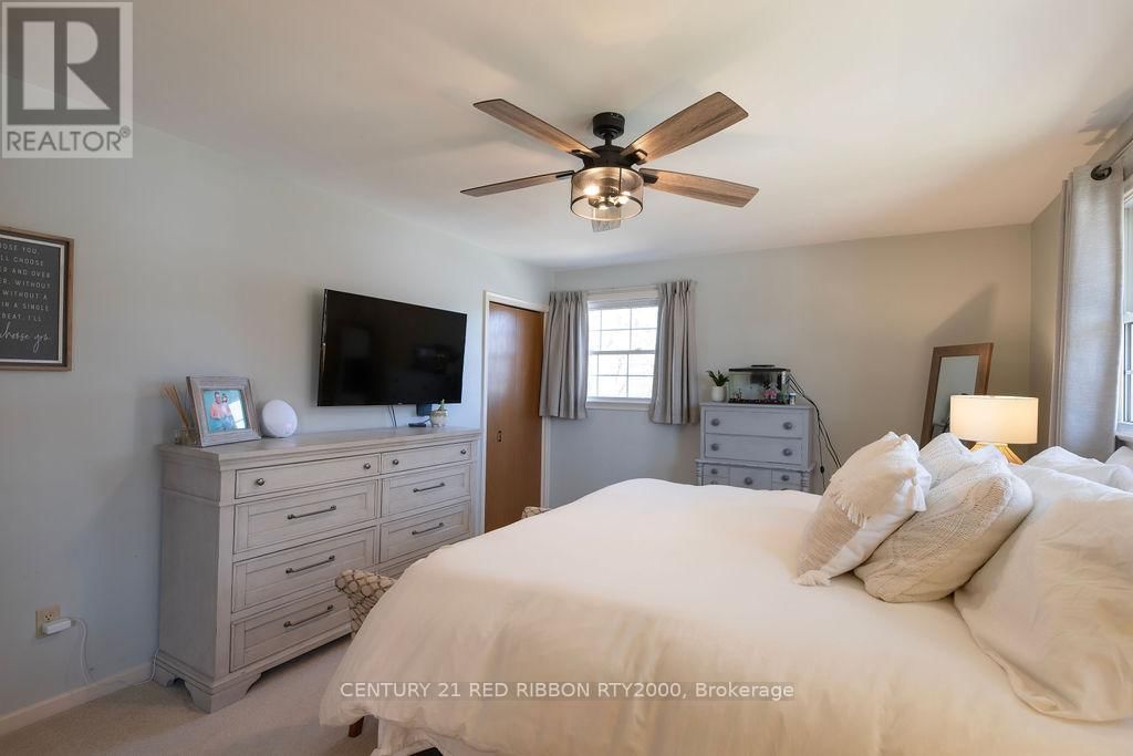 218 RIVERVIEW DRIVE Image 34