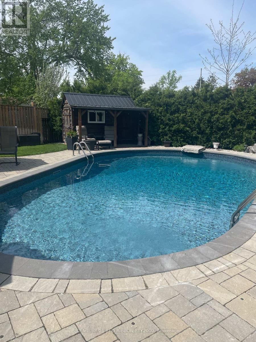 218 RIVERVIEW DRIVE Image 4