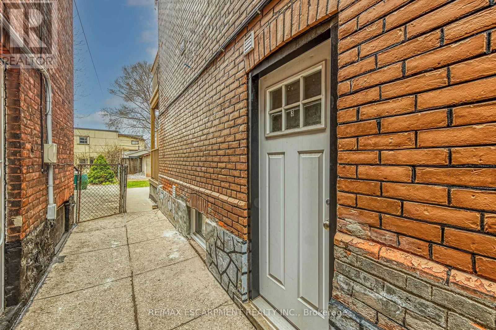 3 - 333 EMERALD STREET NORTH Image 29