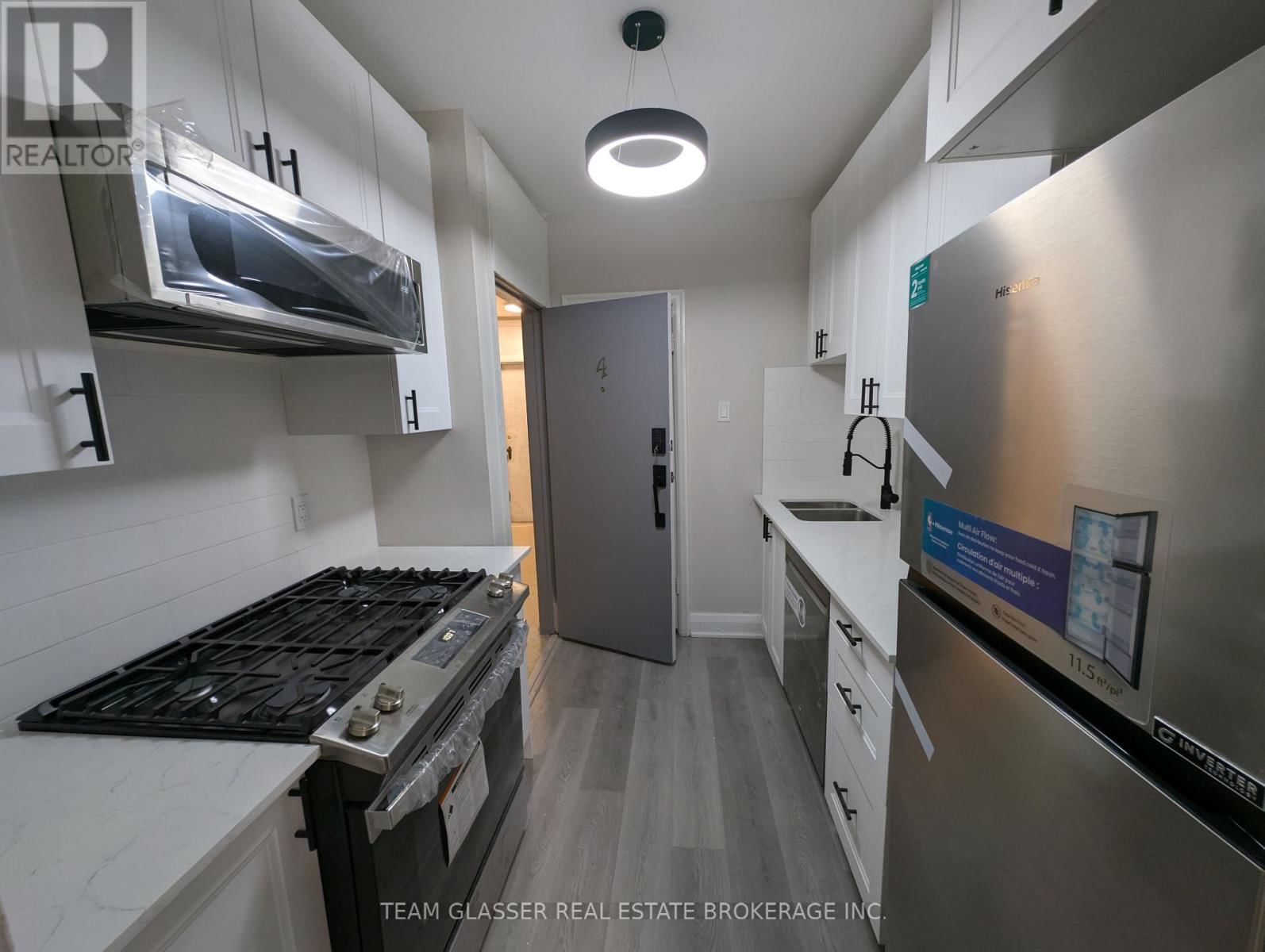 5 - 111 DUNDAS STREET Image 3