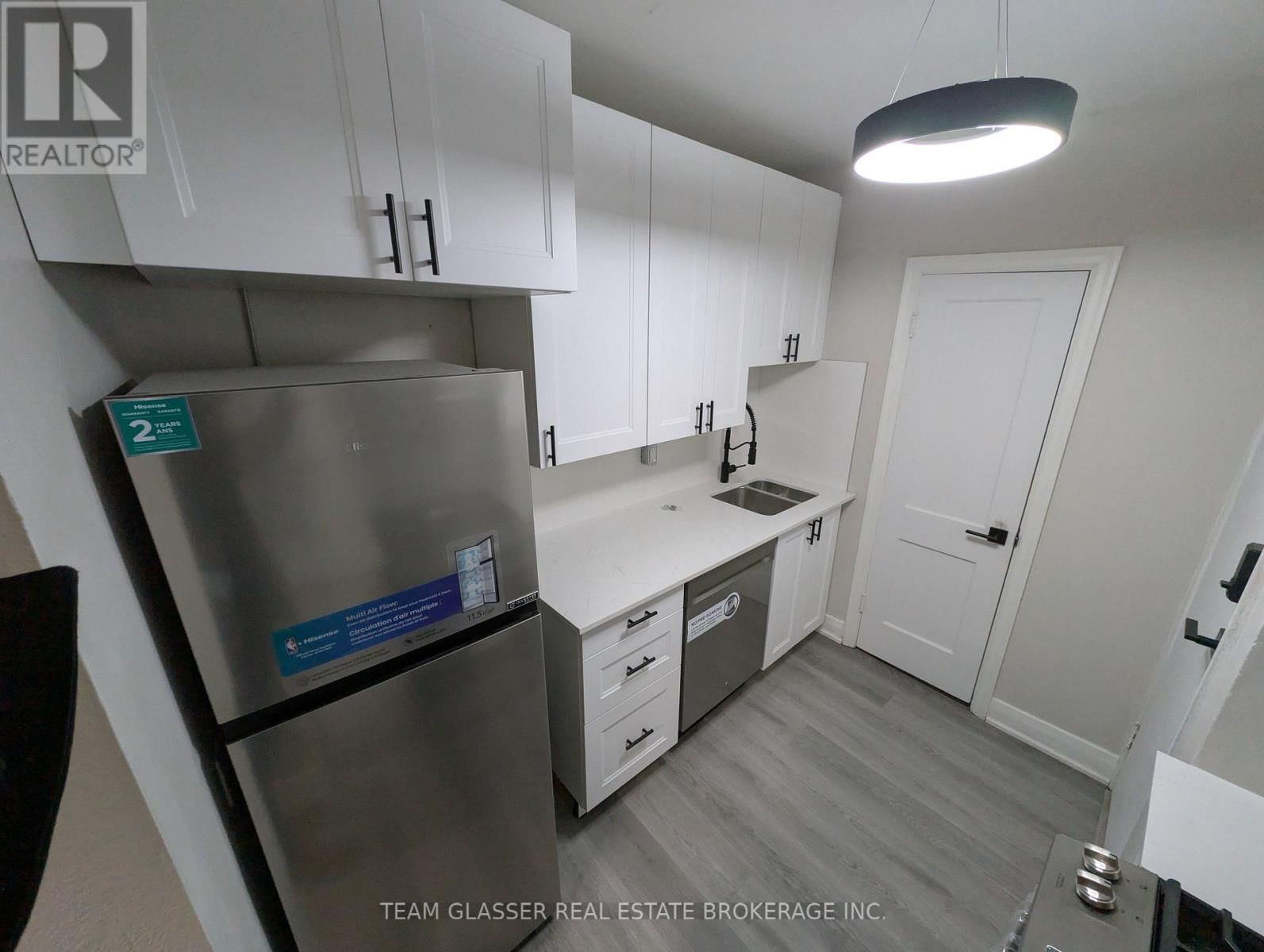 3 - 111 DUNDAS STREET Image 3
