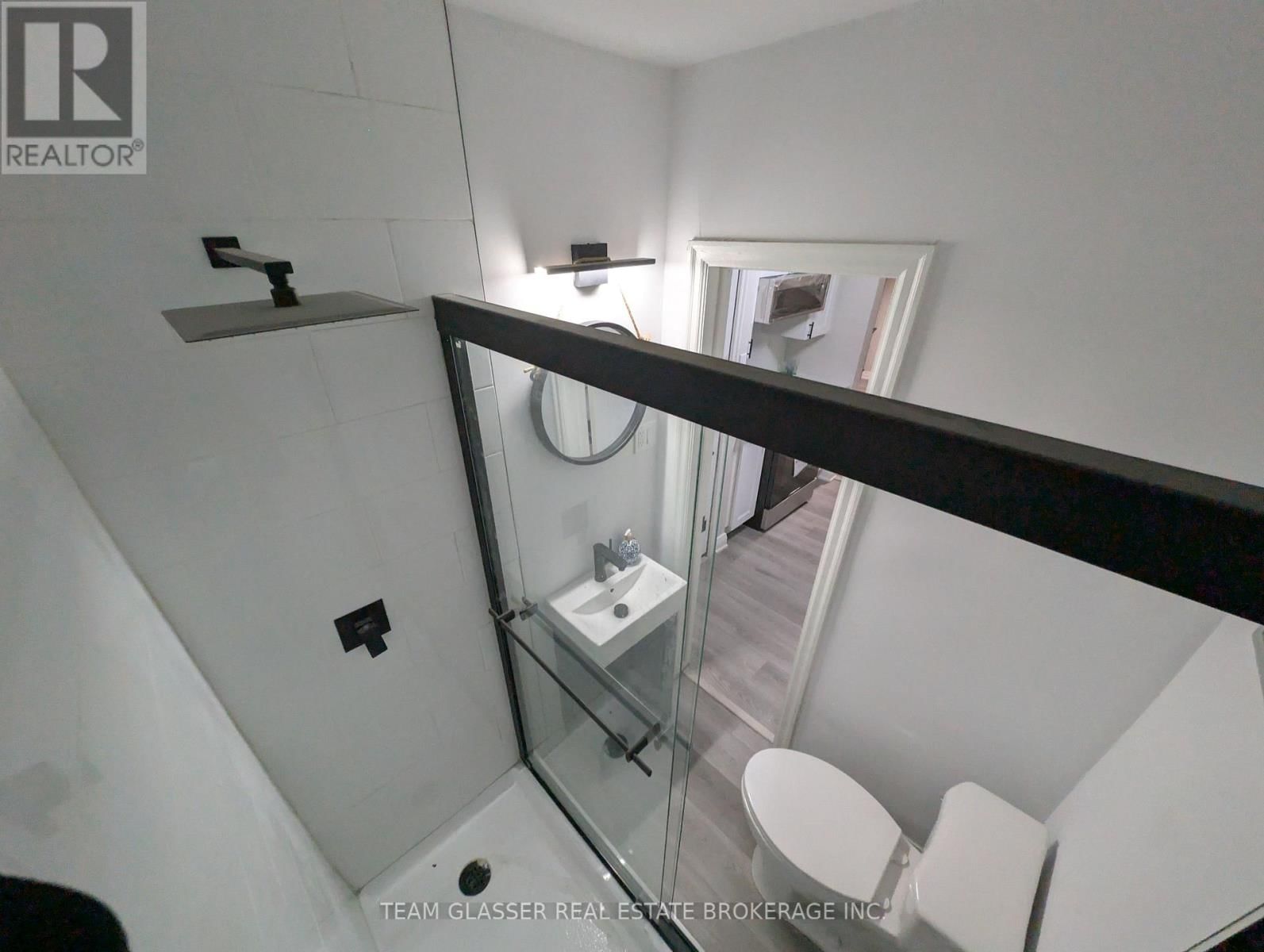 3 - 111 DUNDAS STREET Image 6