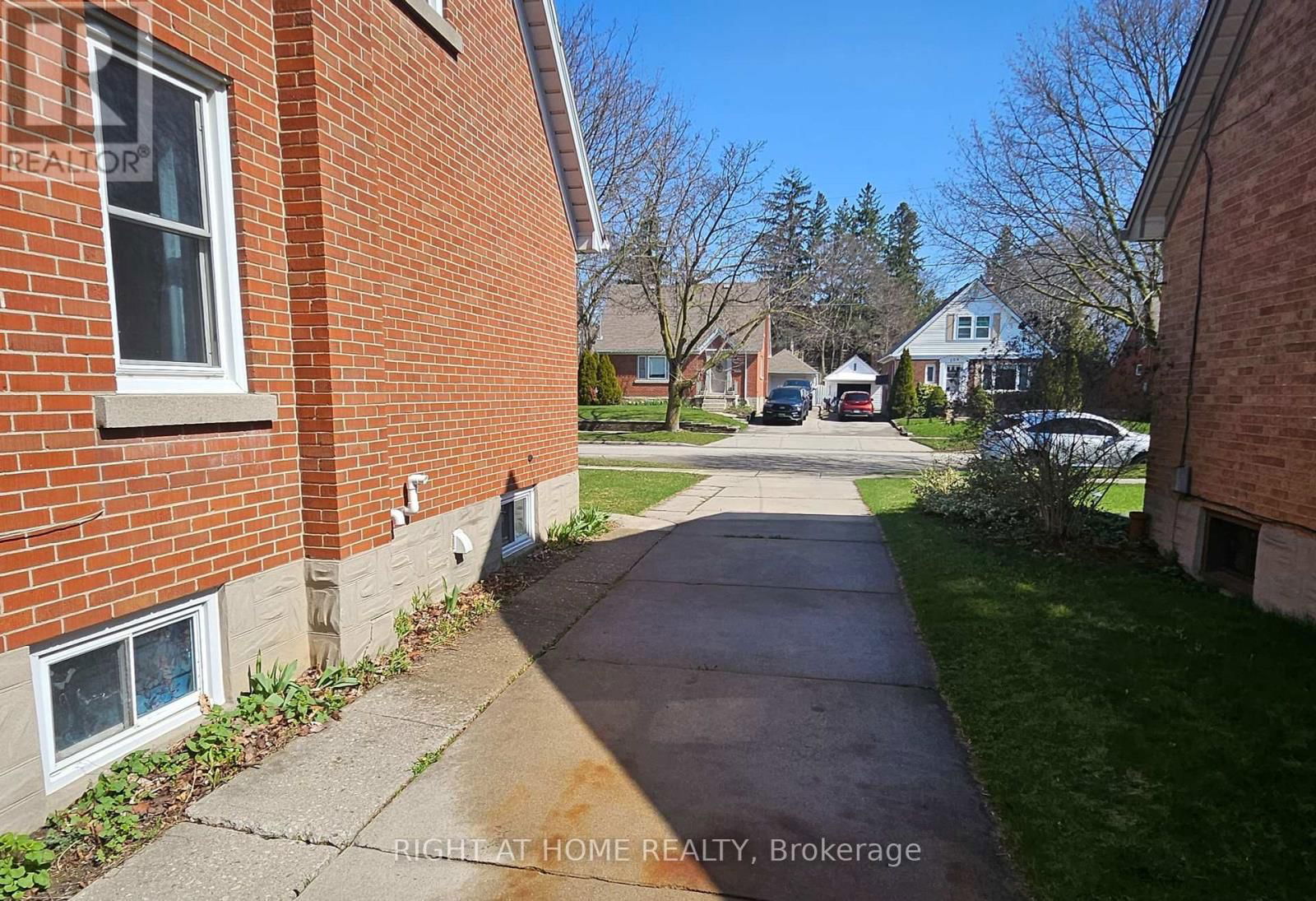 Lower - 99 BRENTWOOD AVENUE Image 4