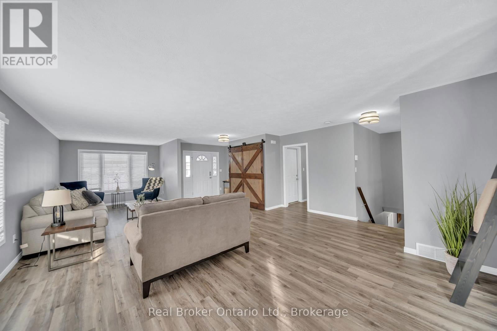 500 HAVELOCK AVENUE SOUTH Image 10