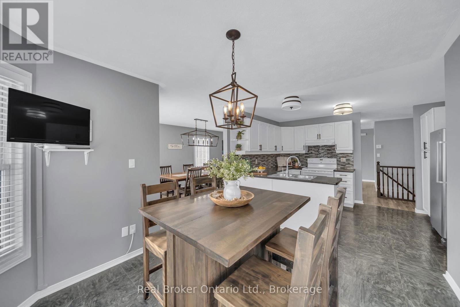 500 HAVELOCK AVENUE SOUTH Image 15