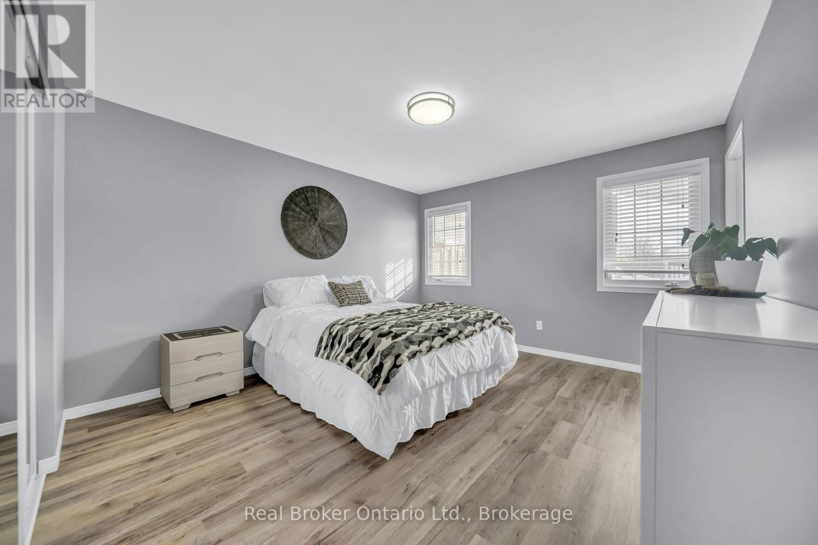 500 HAVELOCK AVENUE SOUTH Image 19