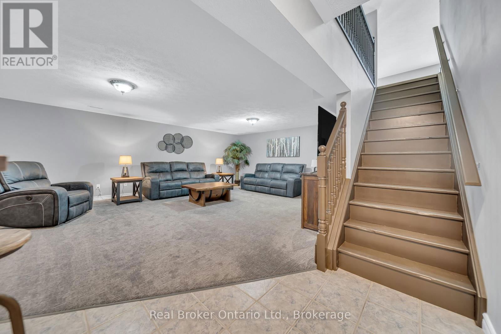 500 HAVELOCK AVENUE SOUTH Image 24