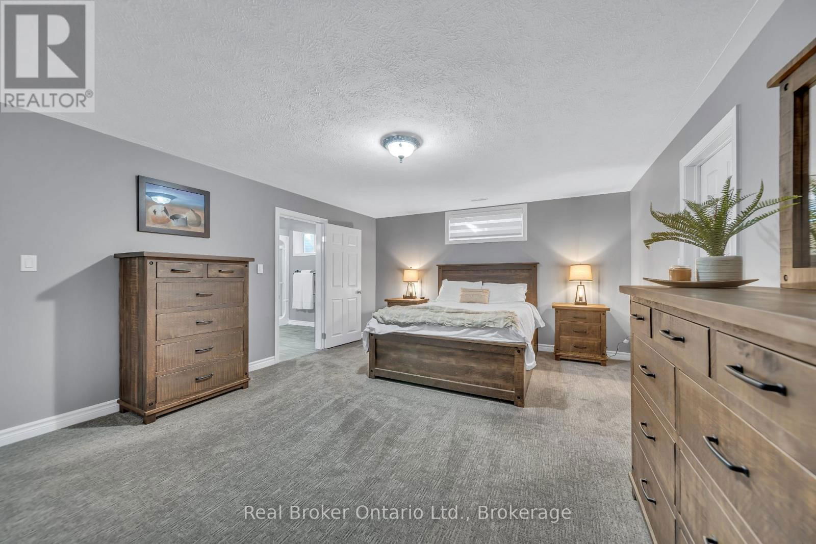 500 HAVELOCK AVENUE SOUTH Image 30