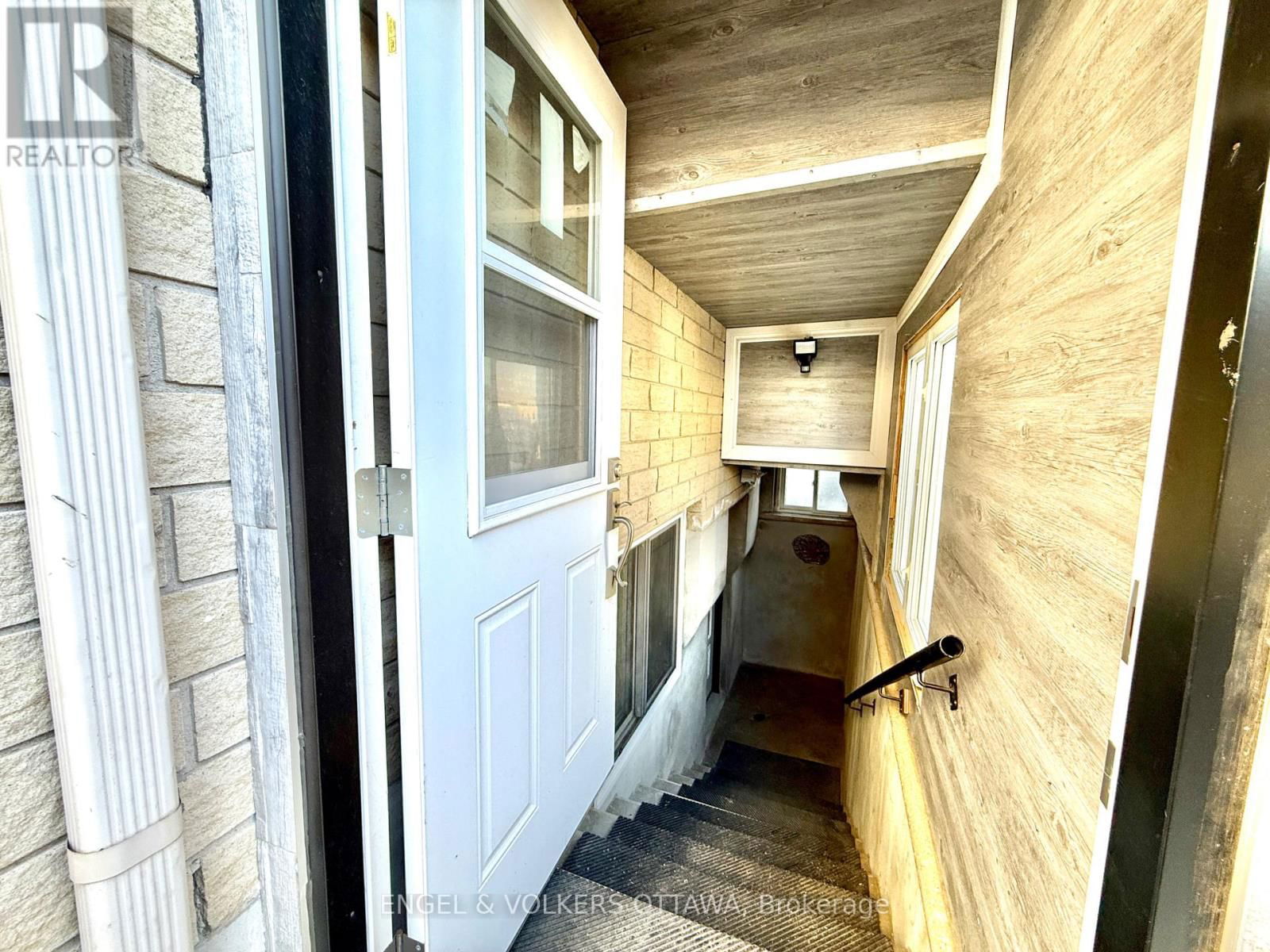 B - 1376 LOUIS LANE Image 4