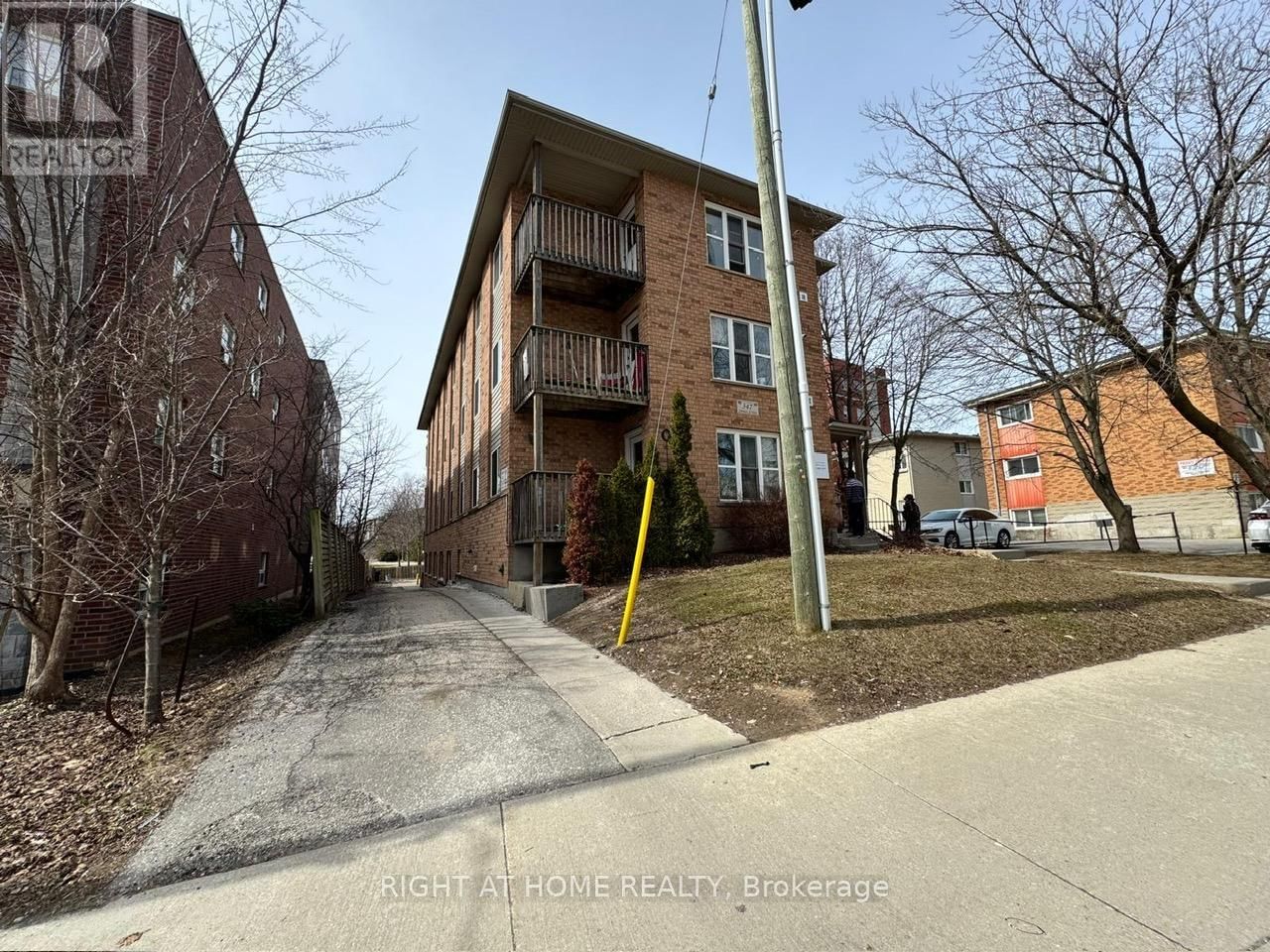 26 COLUMBIA STREET WEST Image 4