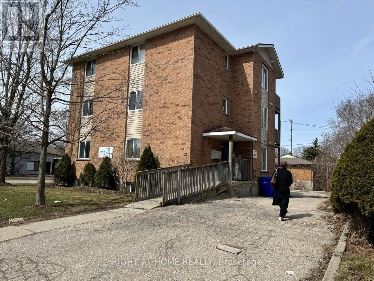 26 COLUMBIA STREET WEST Image 7