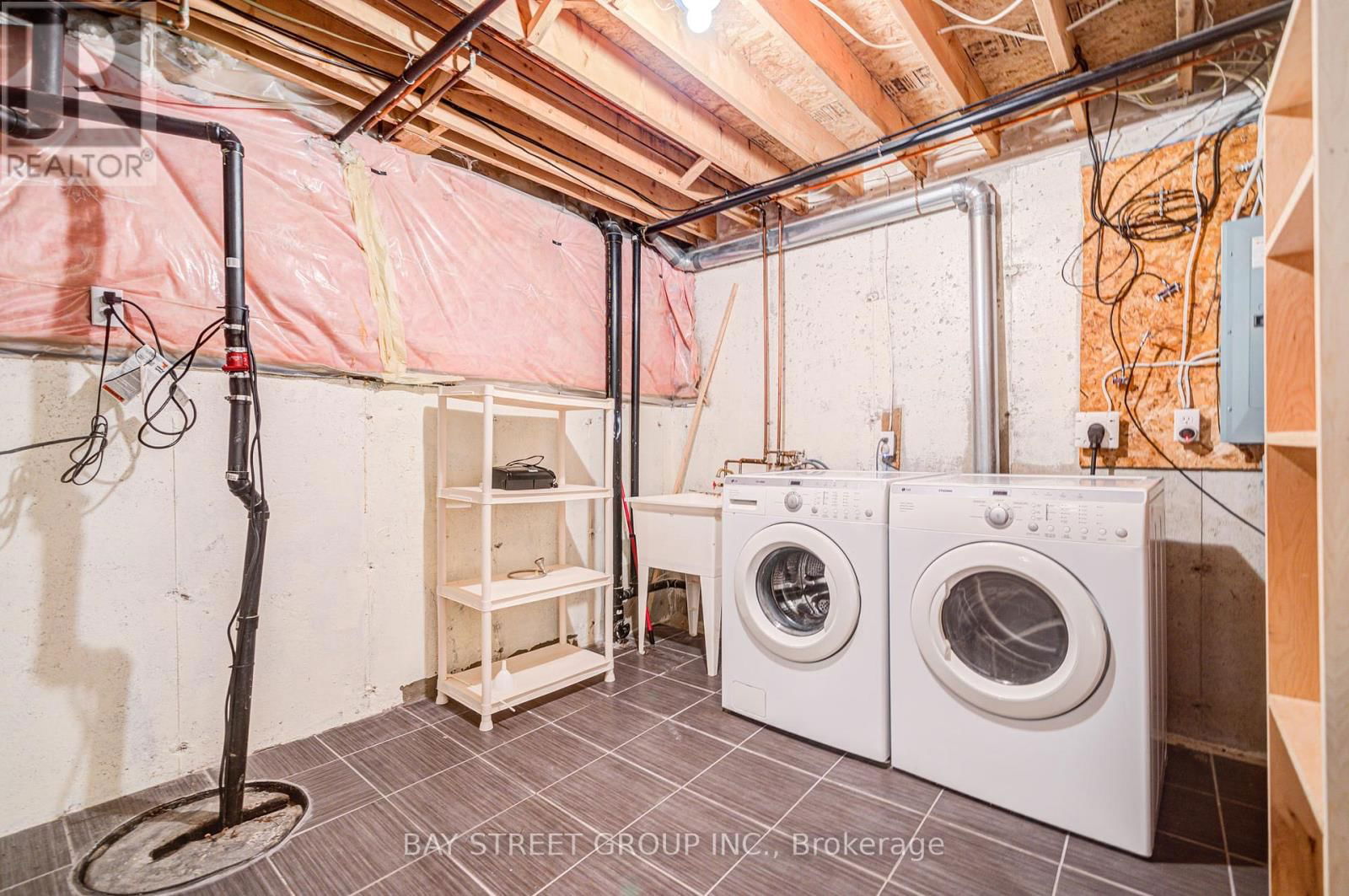 54 - 1085 HARROGATE DRIVE Image 18
