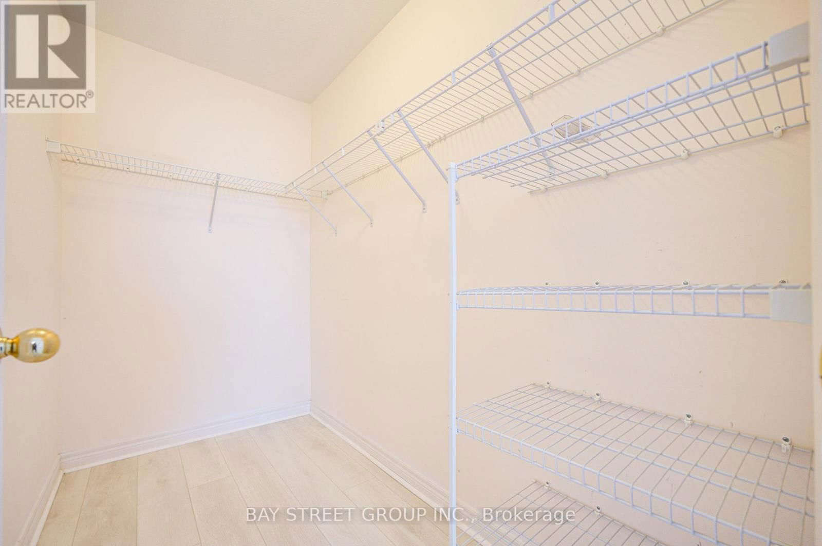 54 - 1085 HARROGATE DRIVE Image 23