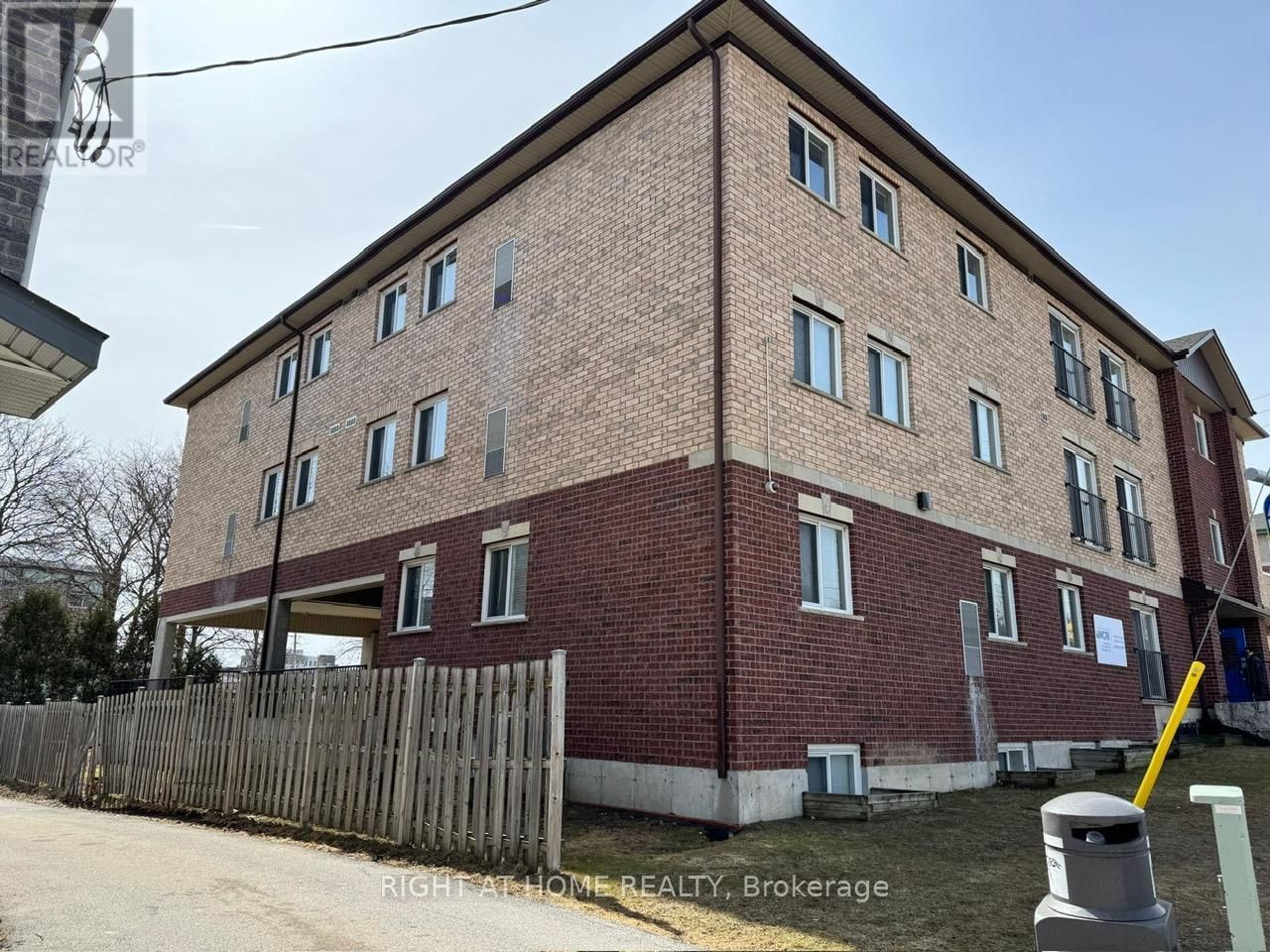 41 COLUMBIA STREET WEST Image 1
