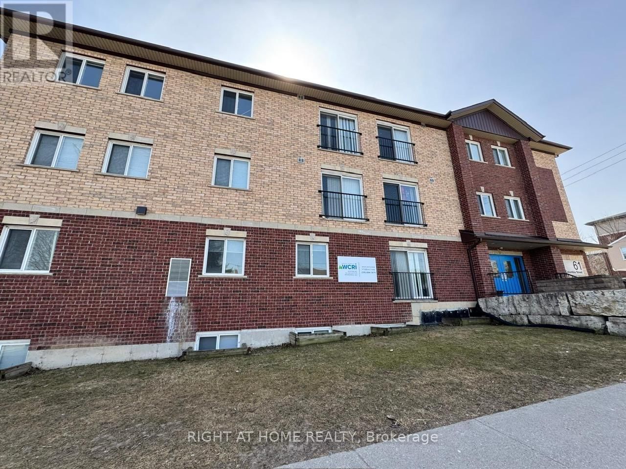 41 COLUMBIA STREET WEST Image 4