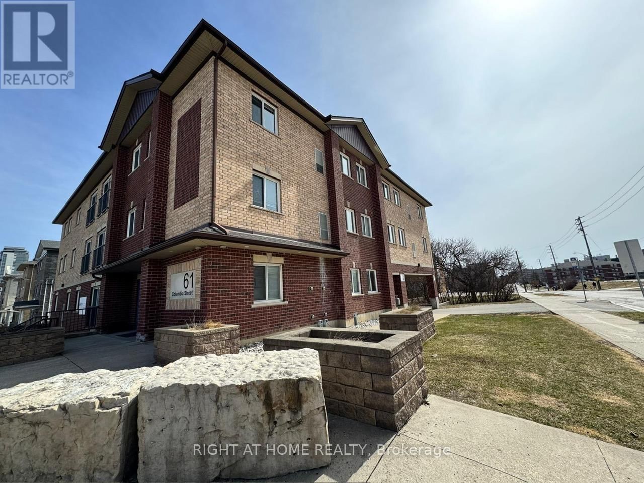 41 COLUMBIA STREET WEST Image 7