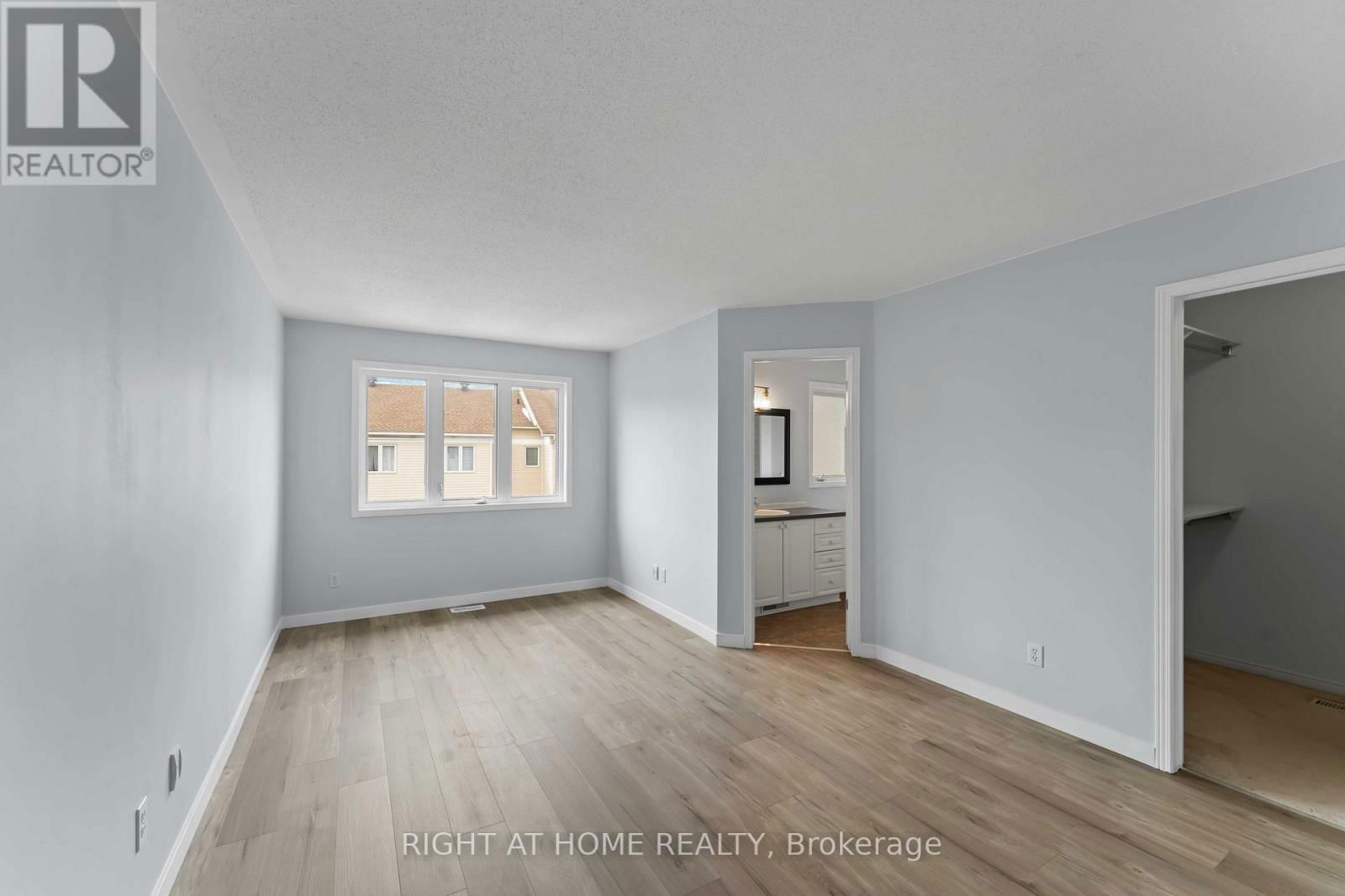 421 HILLSBORO Image 12