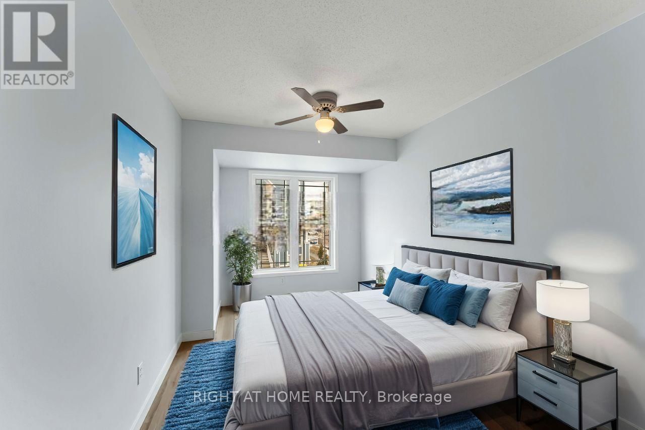 421 HILLSBORO Image 19