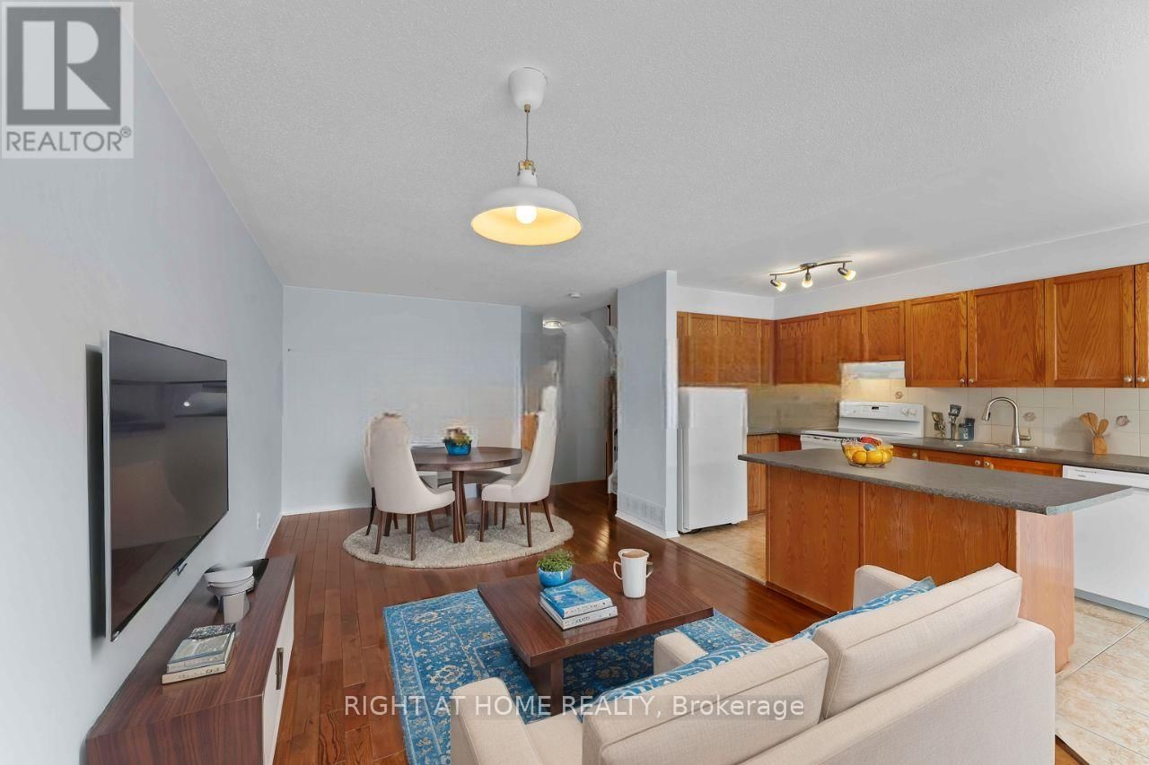 421 HILLSBORO Image 3