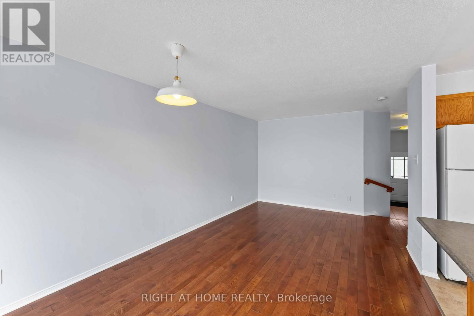421 HILLSBORO Image 6