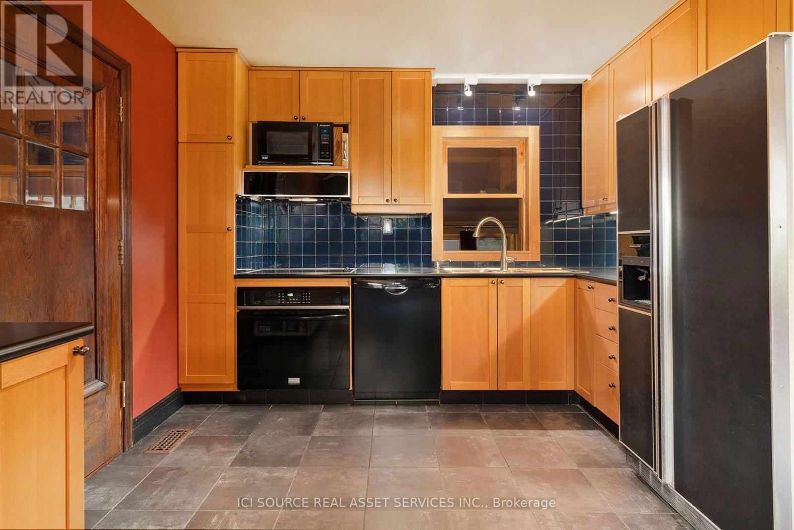 3565 ALBION ROAD Image 15