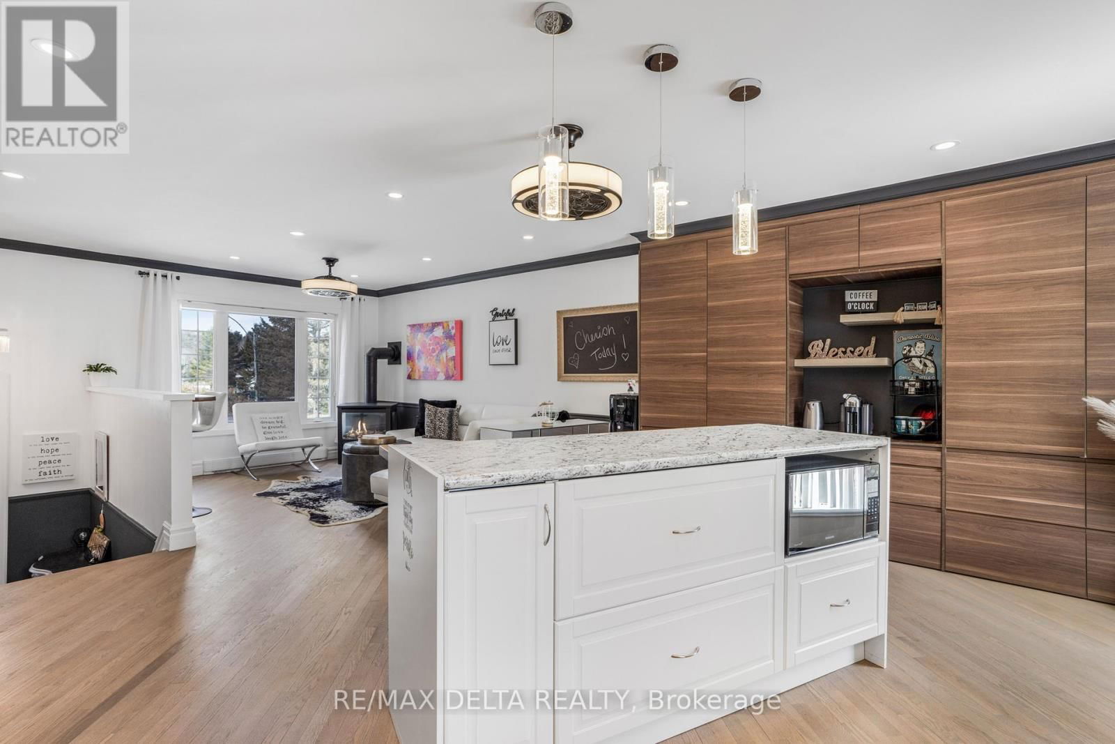 1133 HEMLOCK STREET Image 10