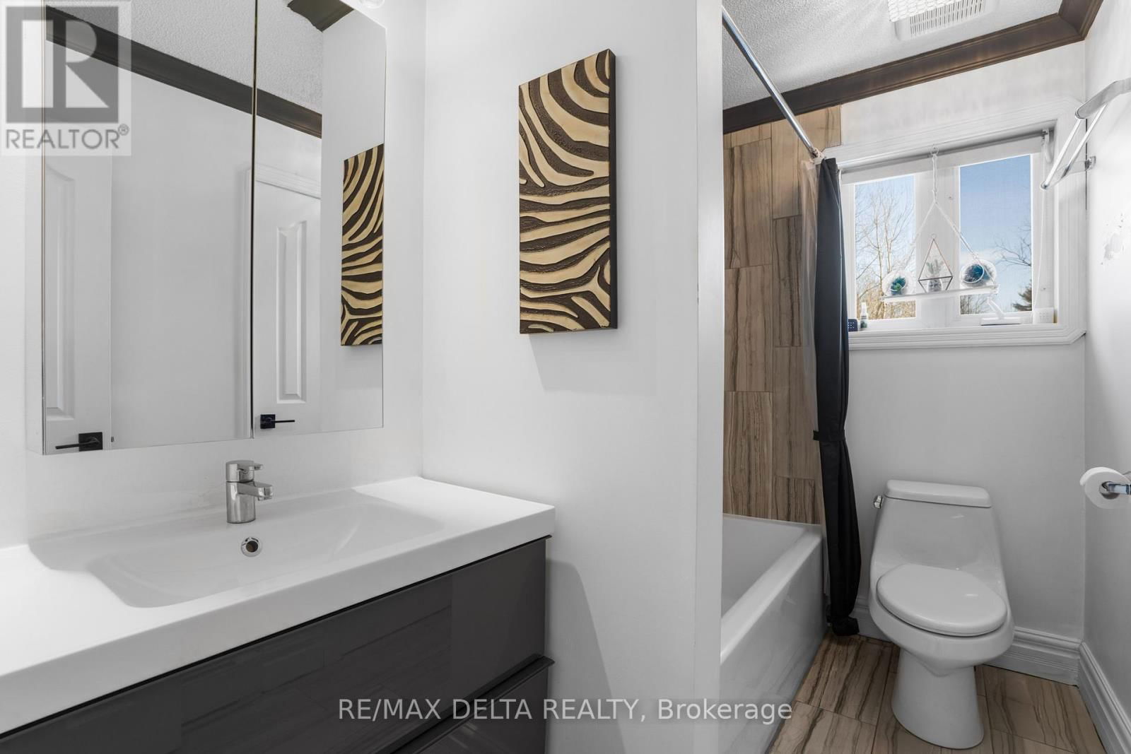 1133 HEMLOCK STREET Image 14