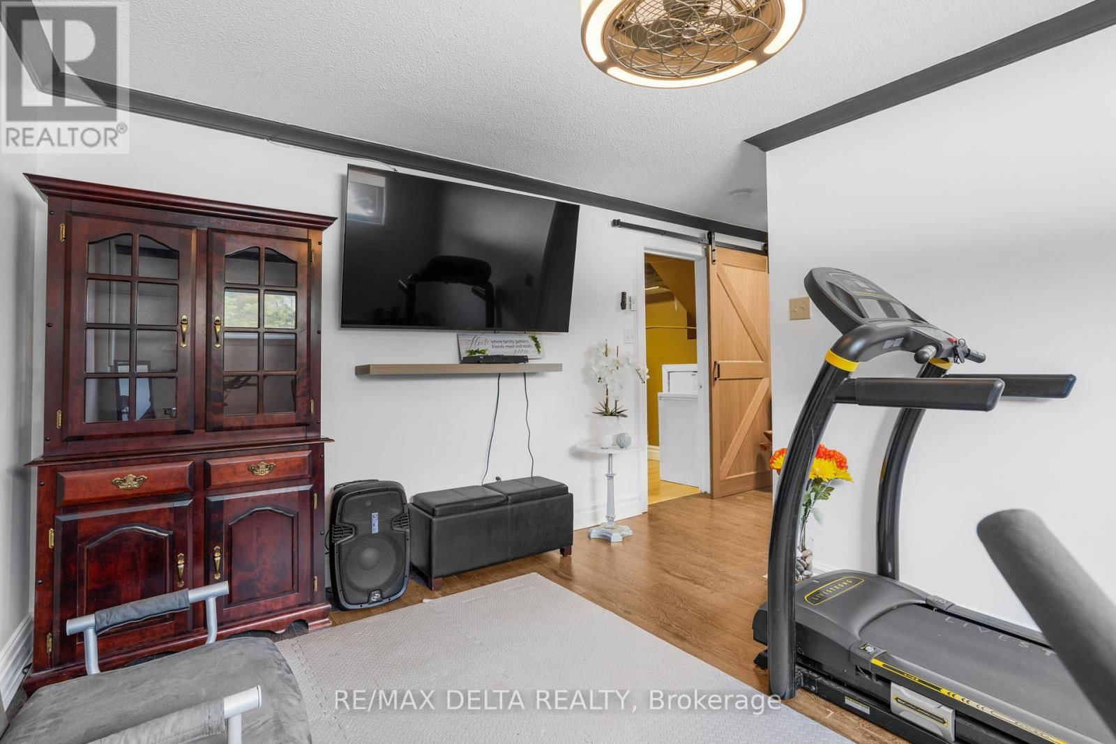 1133 HEMLOCK STREET Image 24