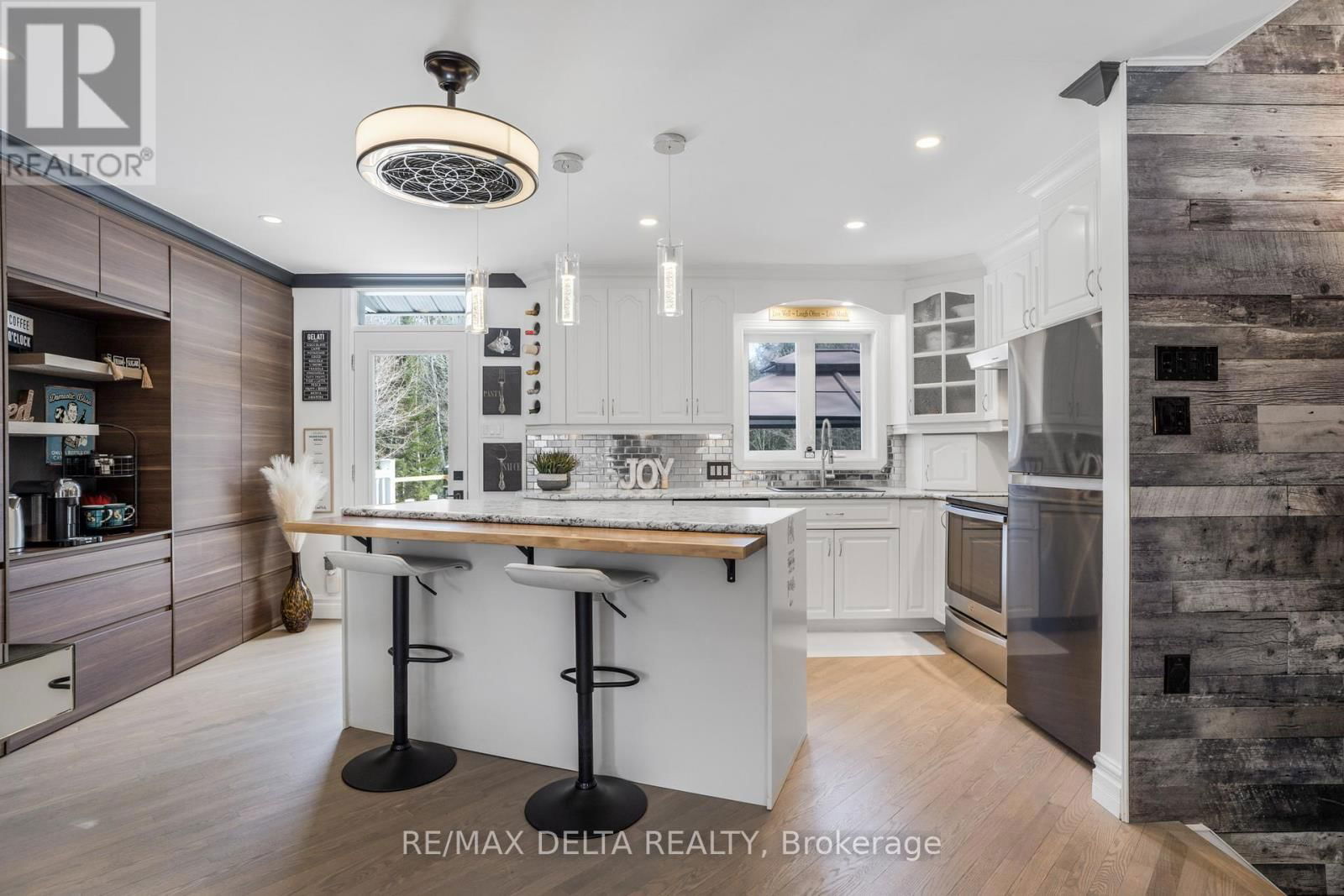 1133 HEMLOCK STREET Image 6