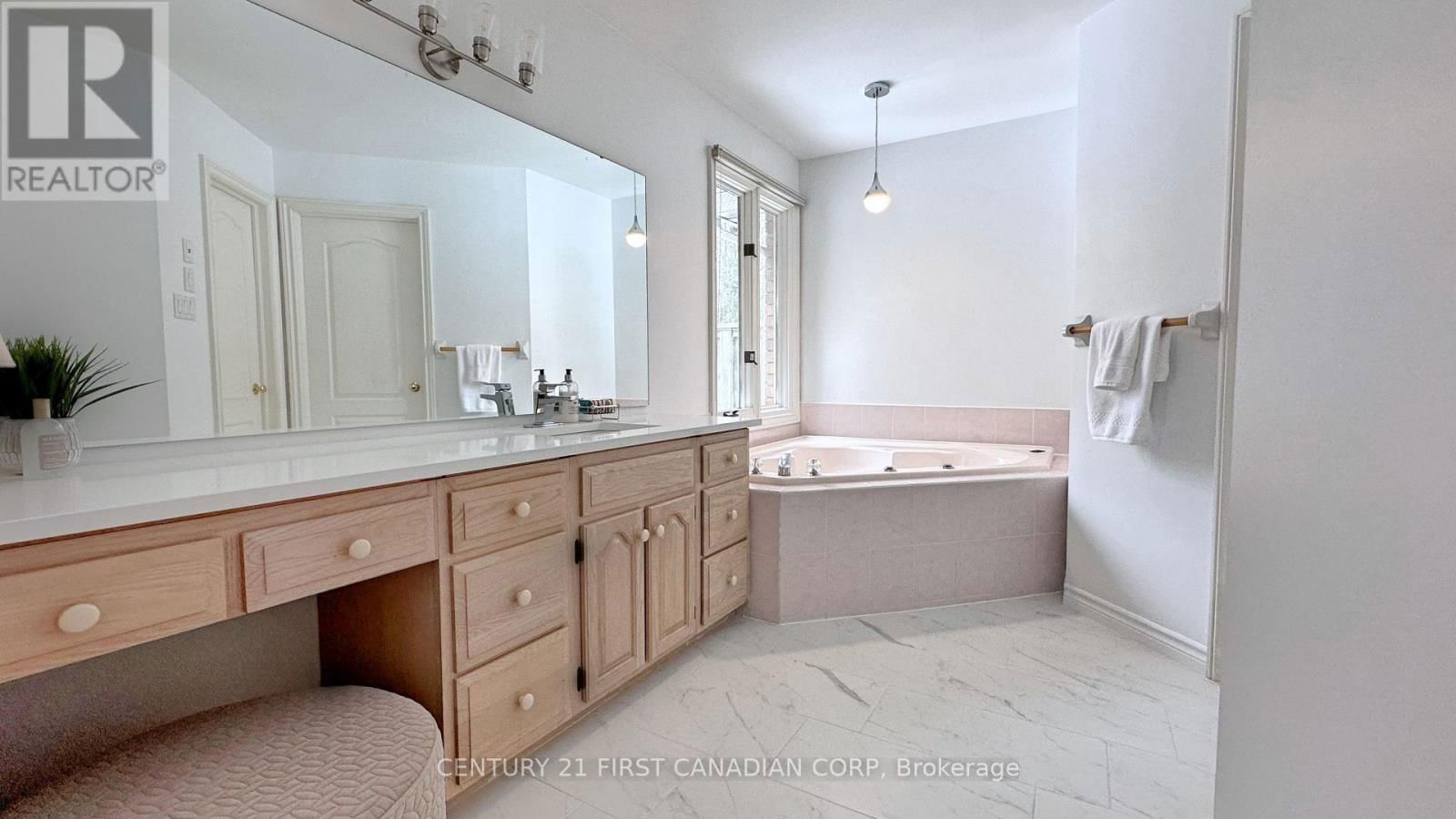 212 TIMBER DRIVE Image 15