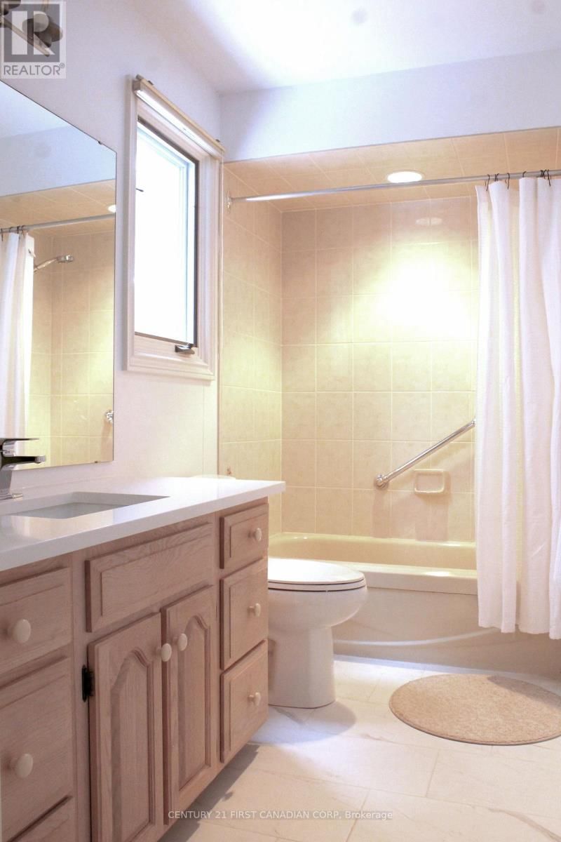 212 TIMBER DRIVE Image 17