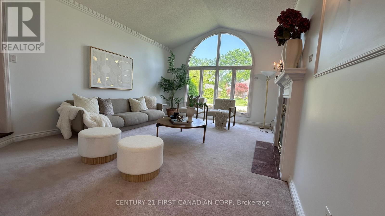 212 TIMBER DRIVE Image 3