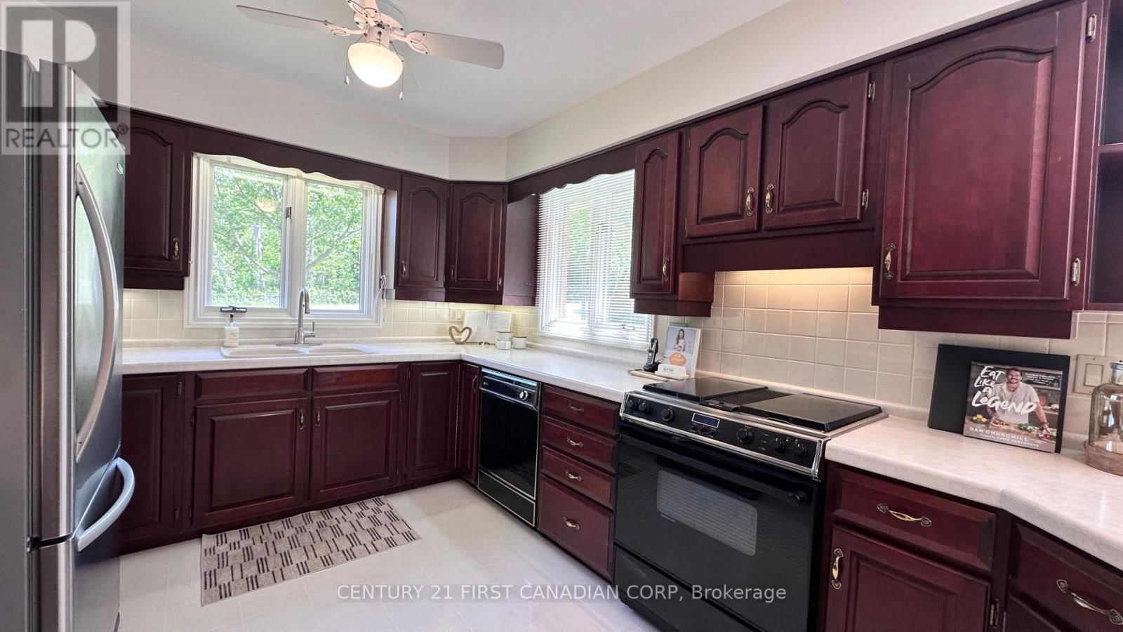 212 TIMBER DRIVE Image 5