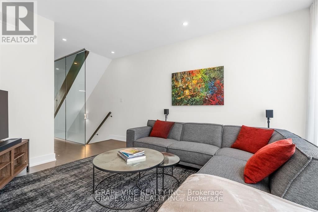 377 DOMINION AVENUE Image 19