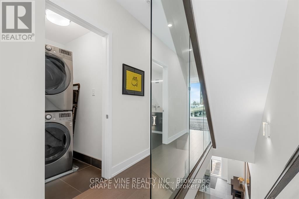 377 DOMINION AVENUE Image 22