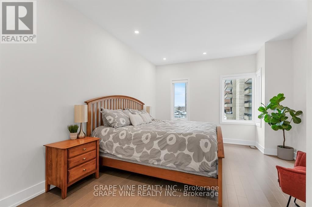 377 DOMINION AVENUE Image 26