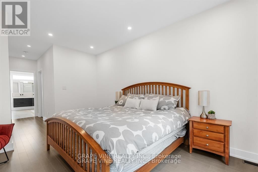 377 DOMINION AVENUE Image 27