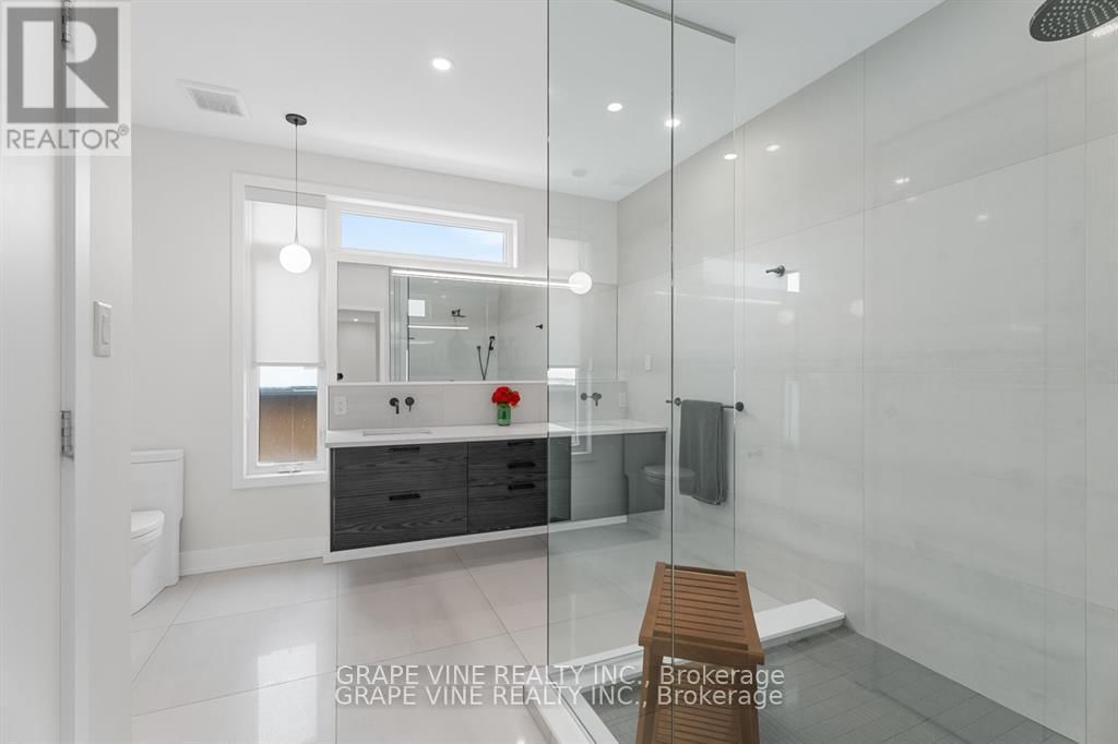 377 DOMINION AVENUE Image 28
