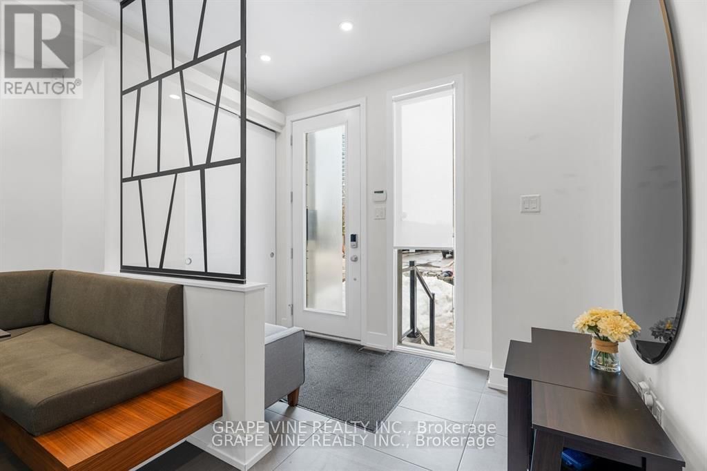 377 DOMINION AVENUE Image 3