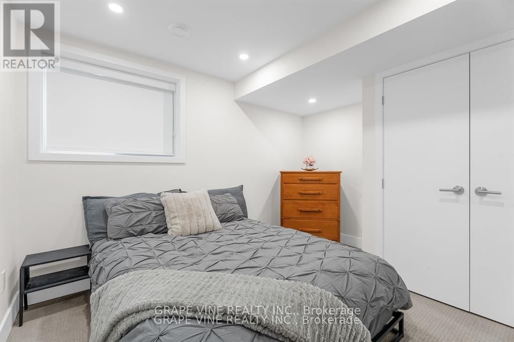 377 DOMINION AVENUE Image 33