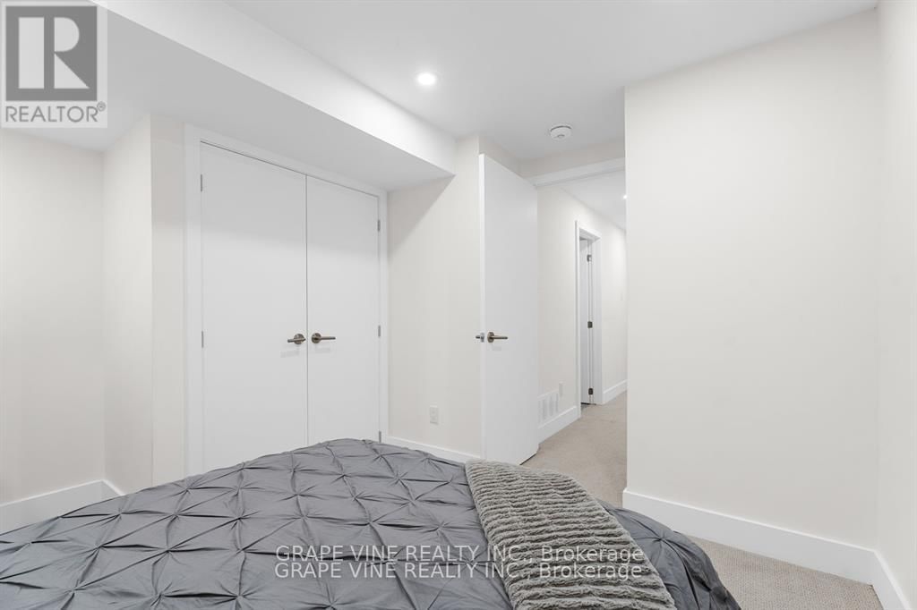 377 DOMINION AVENUE Image 34