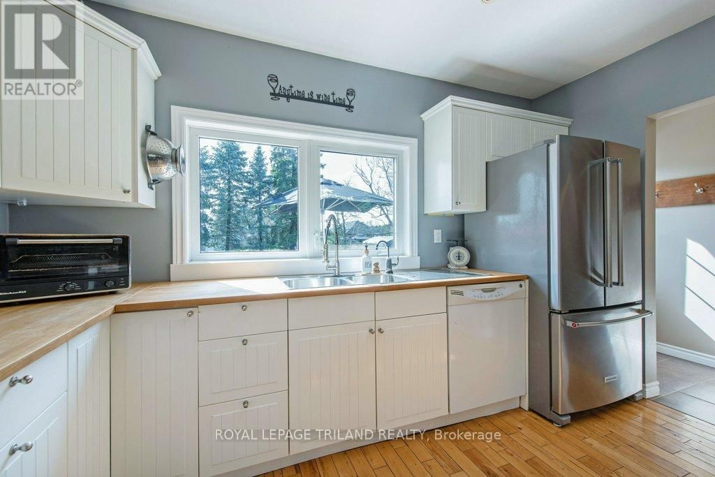 165 DELATRE STREET WEST Image 11