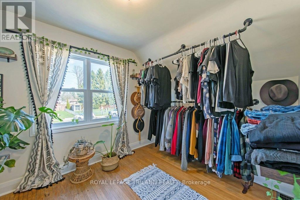 165 DELATRE STREET WEST Image 14