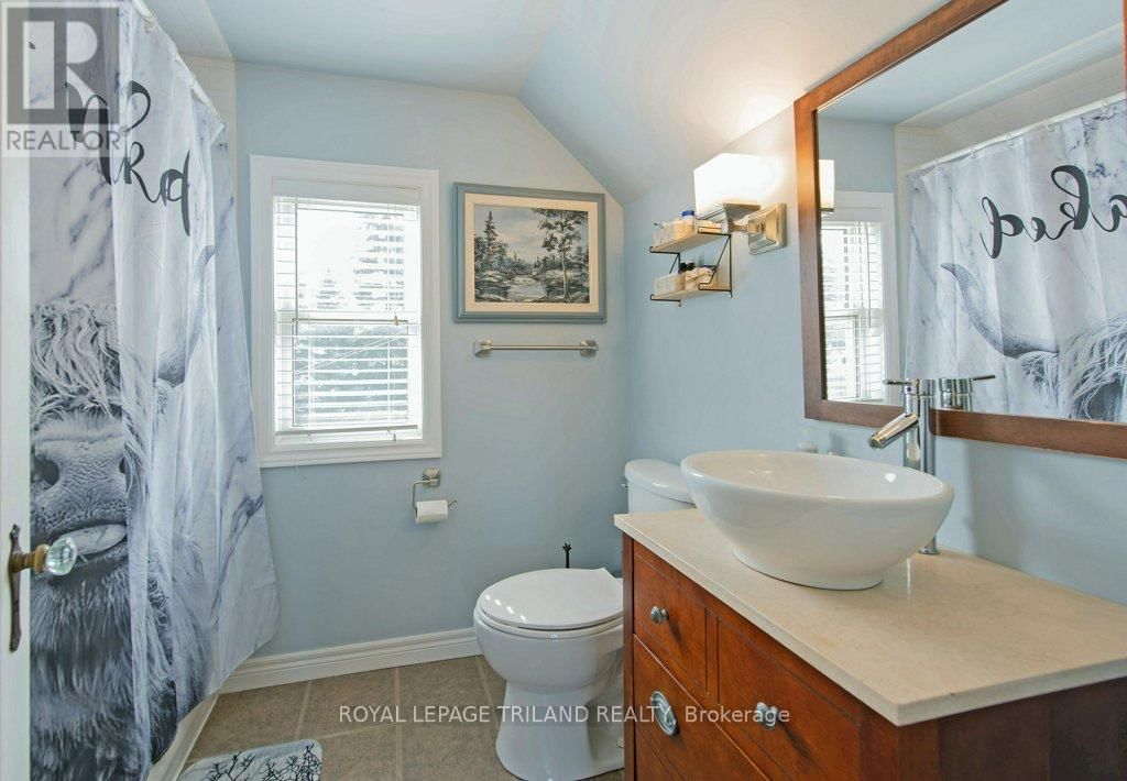 165 DELATRE STREET WEST Image 16