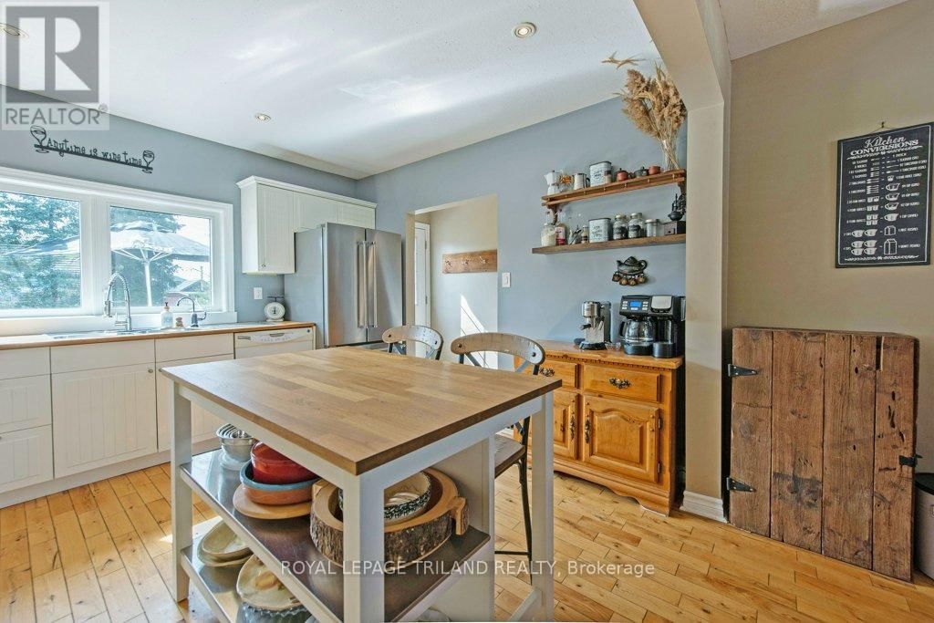 165 DELATRE STREET WEST Image 9