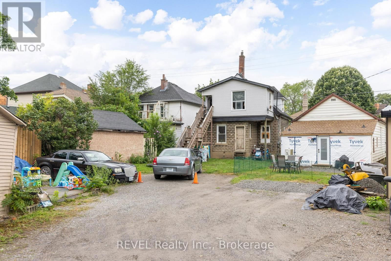 92 1/2 WELLAND AVENUE Image 10