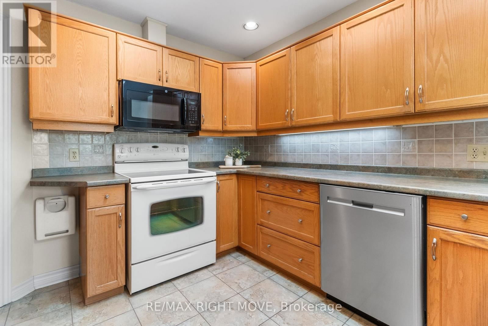 16 - 141 WELLAND VALE ROAD Image 12
