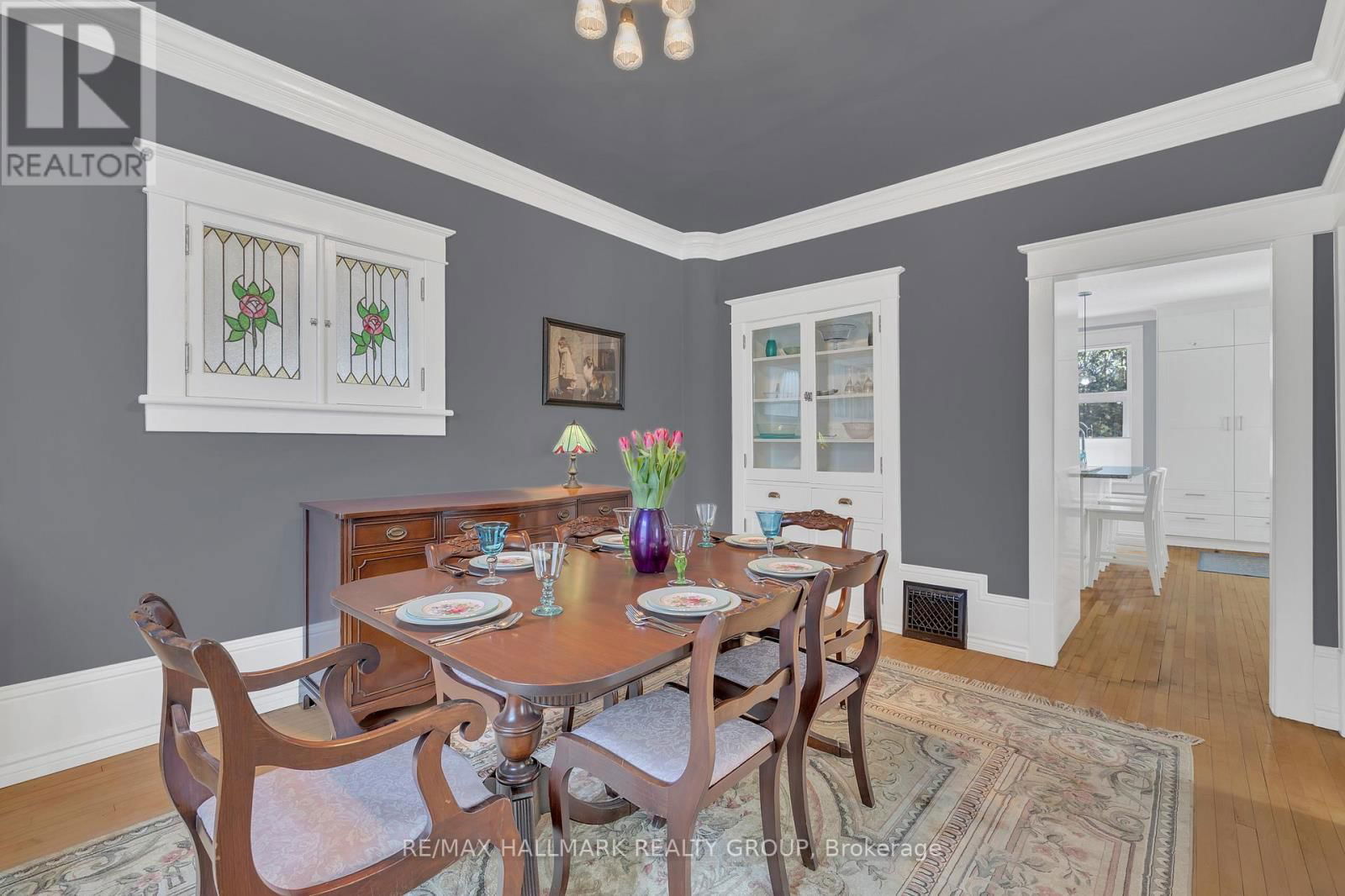 215 THOMAS STREET Image 11