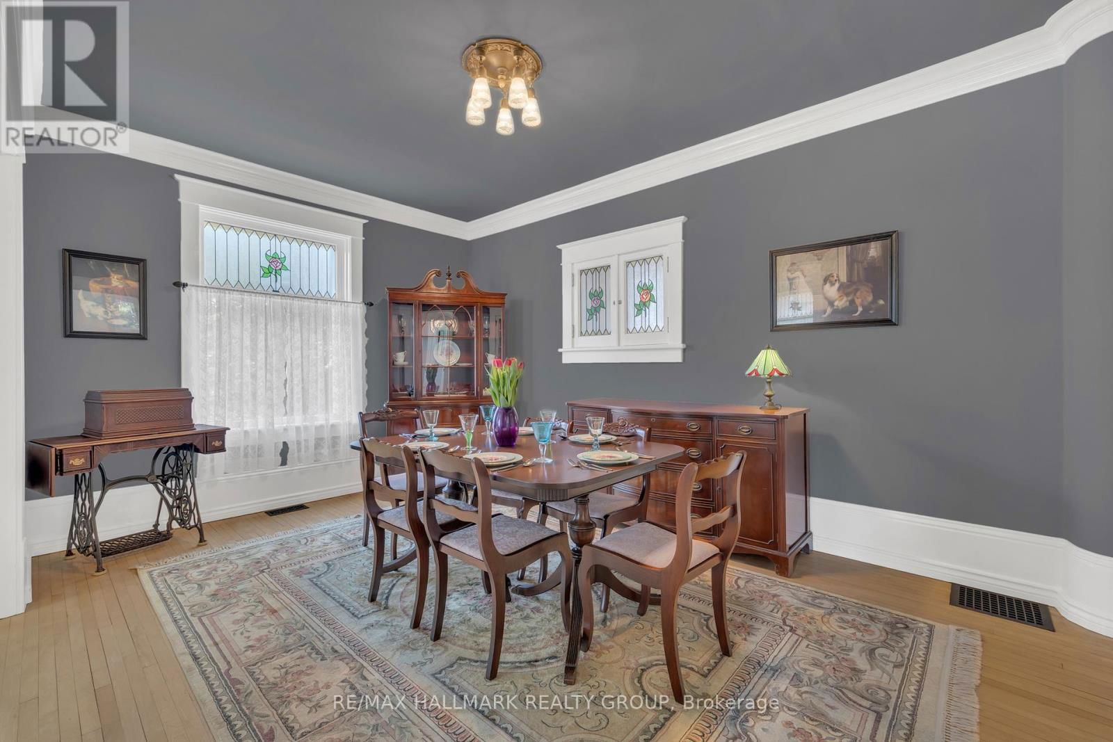 215 THOMAS STREET Image 14